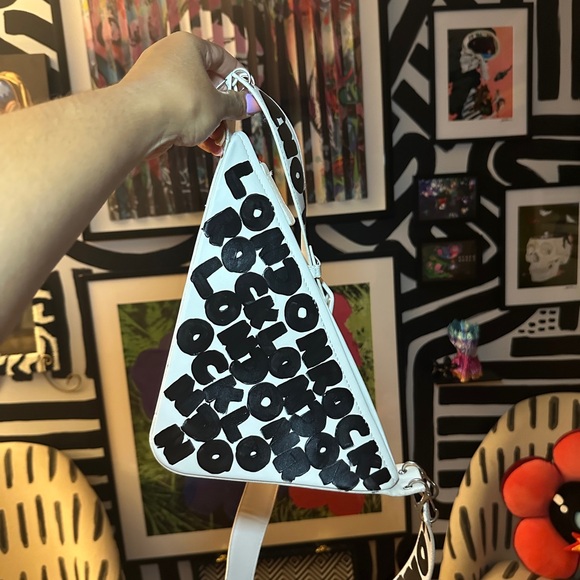 LONDON ROCK HANDPAINTED ACUTE CROSSBODY - Picture 6 of 9